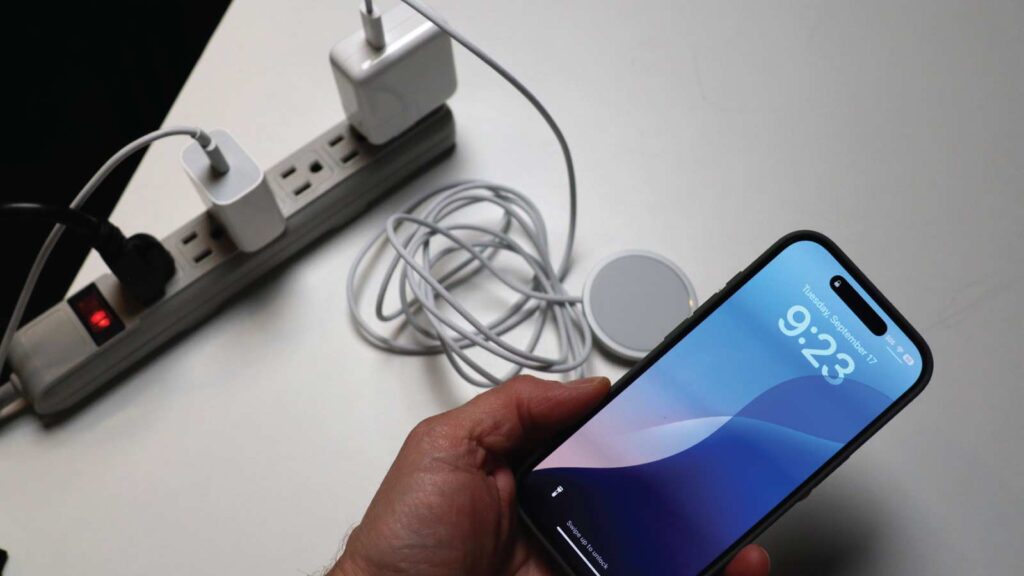 Réparation-Rapide--Abordable-du-Port-de-Charge-de-Téléphone-à-Montréal--Sub-Tech-Repairs