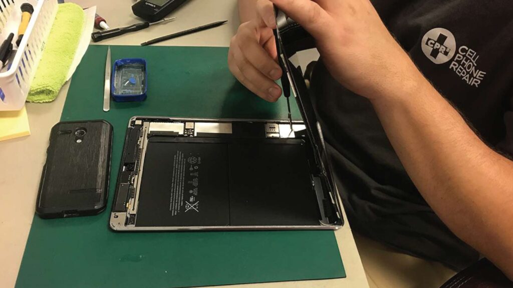 changer-batterie-ipad-pourquoi-choisir-un-expert-local